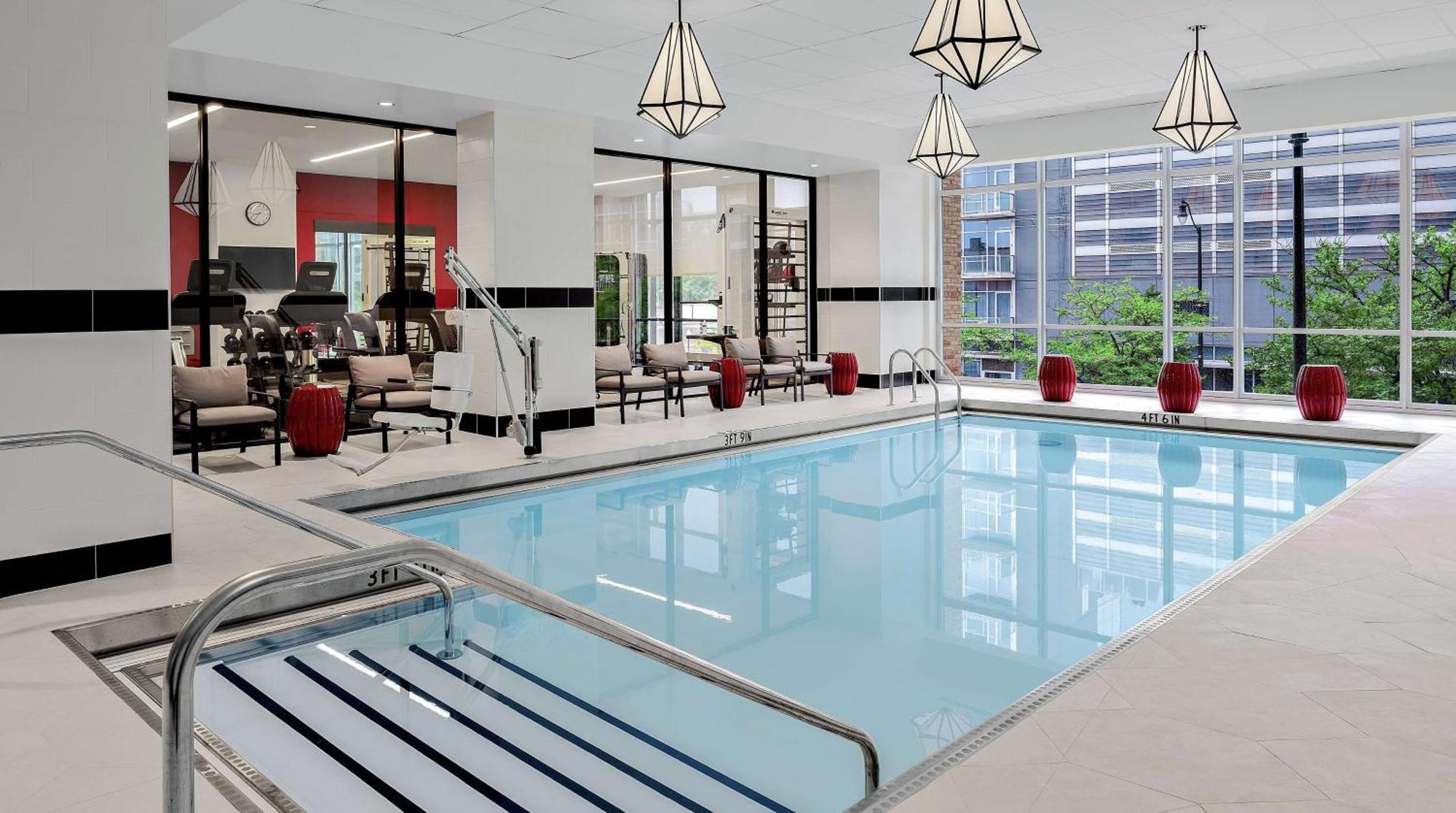 Home2 Suites By Hilton Chicago Mccormick Place Esterno foto